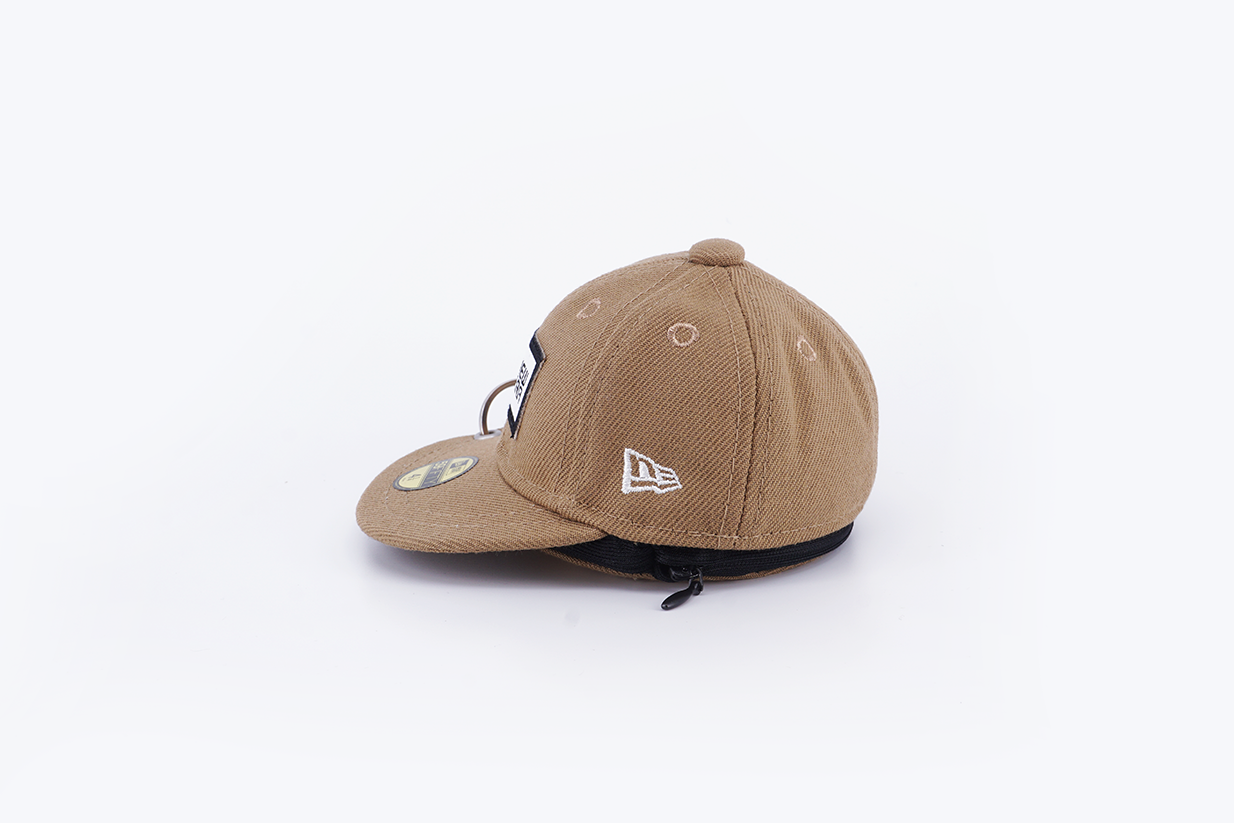 NEW ERA KHAKI CAP POUCH ACCESSORY WITH FOLDABLE RECYCLE BAG