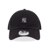 NEW YORK YANKEES ESSTENTIAL MINI LOGO BLACK CASUAL CLASSIC CAP