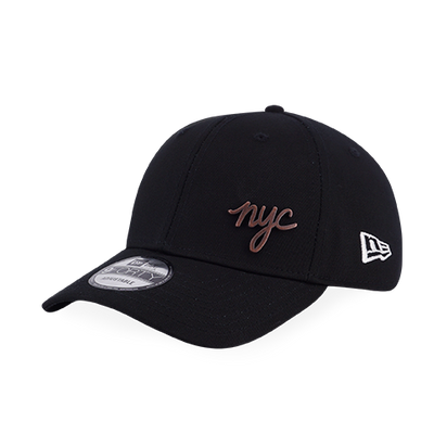 NEW ERA NYC METAL BADGE BLACK 9FORTY CAP