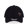 NEW ERA NYC METAL BADGE BLACK 9FORTY CAP