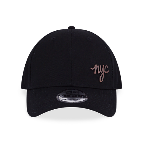 NEW ERA NYC METAL BADGE BLACK 9FORTY CAP