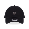 NEW YORK YANKEES MINI ROUGH METAL BADGE BLACK 9FORTY CAP
