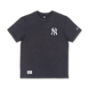 NEW ERA BROKEN WORLD-ACID WASH NEW YORK YANKEES NAVY SHORT SLEEVE T-SHIRT