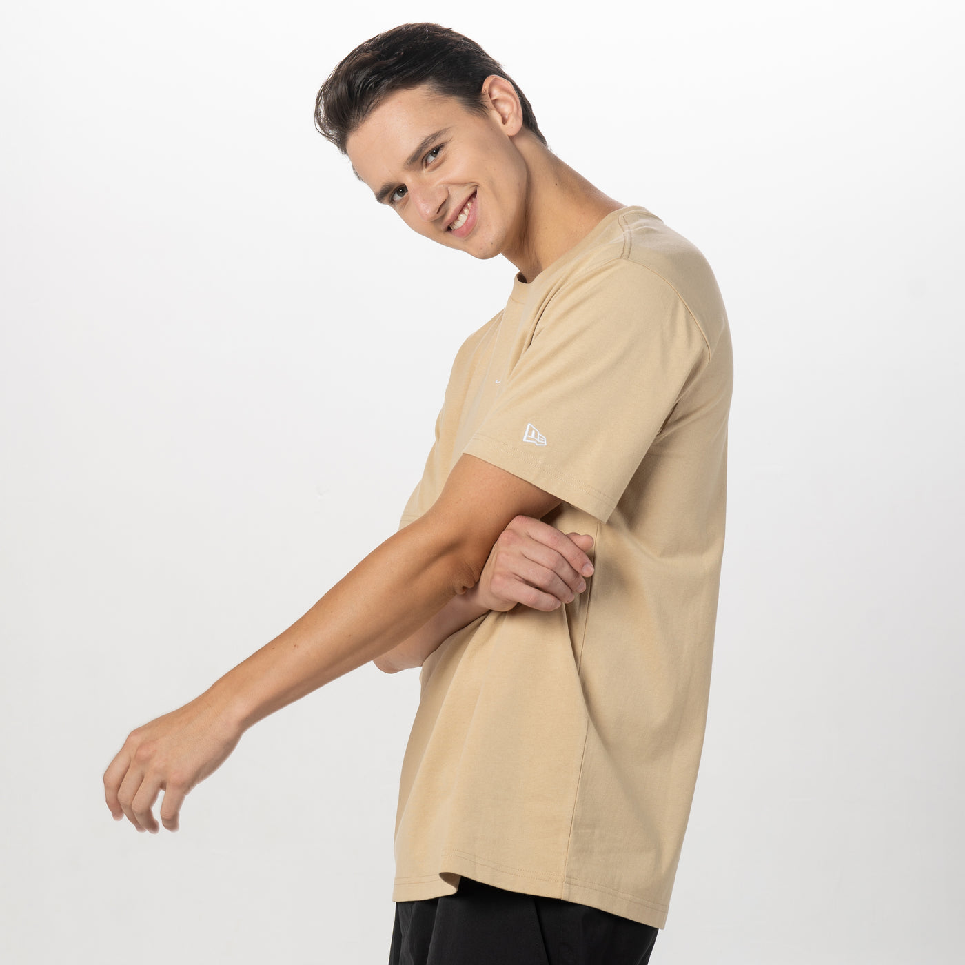 NEW ERA BASIC OAT MILK SHORT SLEEVE T-SHIRT