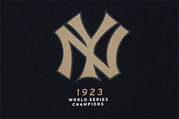 NEW YORK YANKEES COOPERSTOWN ESSENTIAL FRONT AND BACK LOGO BLACK REGULAR SHORT SLEEVE T-SHIRT