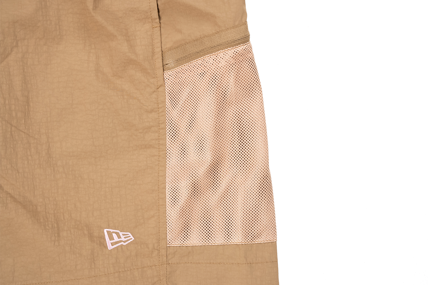 NEW ERA OUTDOOR NATURAL LOGO KHAKI UTILITY SHORTS