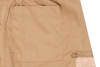 NEW ERA OUTDOOR NATURAL LOGO KHAKI UTILITY SHORTS