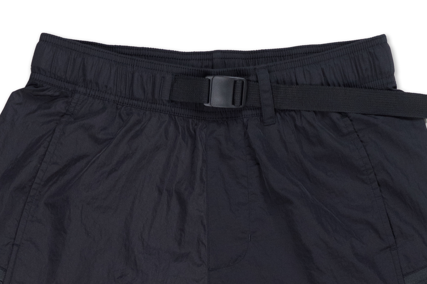 NEW ERA OUTDOOR NATURAL LOGO BLACK UTILITY SHORTS