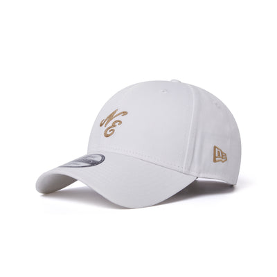 NEW ERA ESSENTIAL "NE" SCRIPT LOGO WHITE 9FORTY CAP