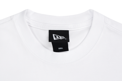 NEW ERA SCRIPT LOGO WHITE SHORT SLEEVE T-SHIRT