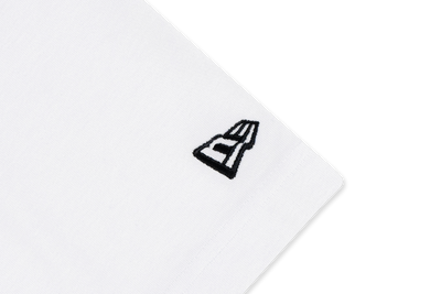 NEW ERA SCRIPT LOGO WHITE SHORT SLEEVE T-SHIRT