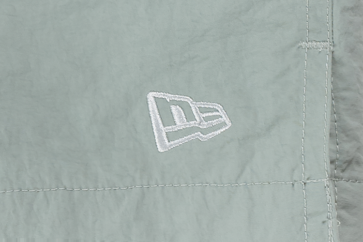 NEW ERA BASIC CORE EVEREST GREEN WOVEN SHORTS