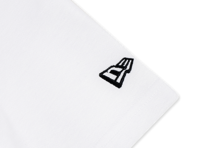 NEW ERA MOUNTAIN EDGE WHITE PERFORMANCE SHORT SLEEVE T-SHIRT