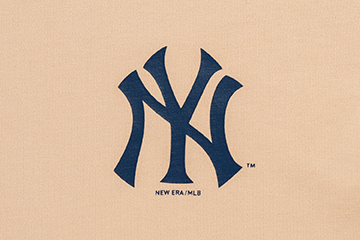 NEW YORK YANKEES HOME CHEERING OAT MILK SHORT SLEEVE T-SHIRT