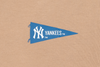 NEW YORK YANKEES ESSENTIAL KHAKI SHORT SLEEVE T-SHIRT