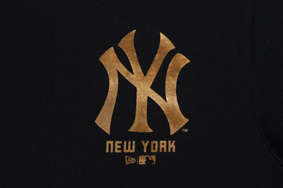 NEW YORK YANKEES ESSENTIAL BLACK SHORT SLEEVE T-SHIRT