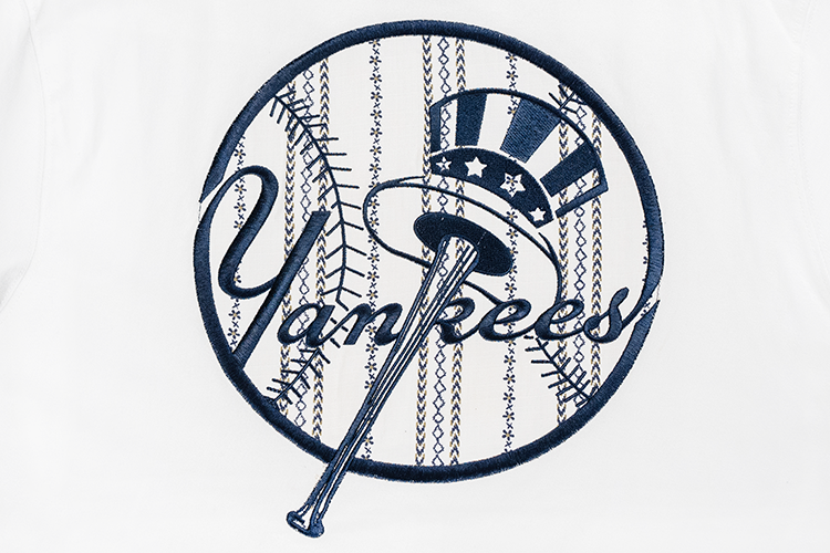 NEW YORK YANKEES BORO CONTEMPORARY WHITE SHORT SLEEVE T-SHIRT