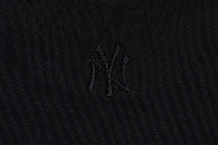 NEW YORK YANKEES NEW ERA DARK 90S BLACK SHORT SLEEVE POCKET T-SHIRT