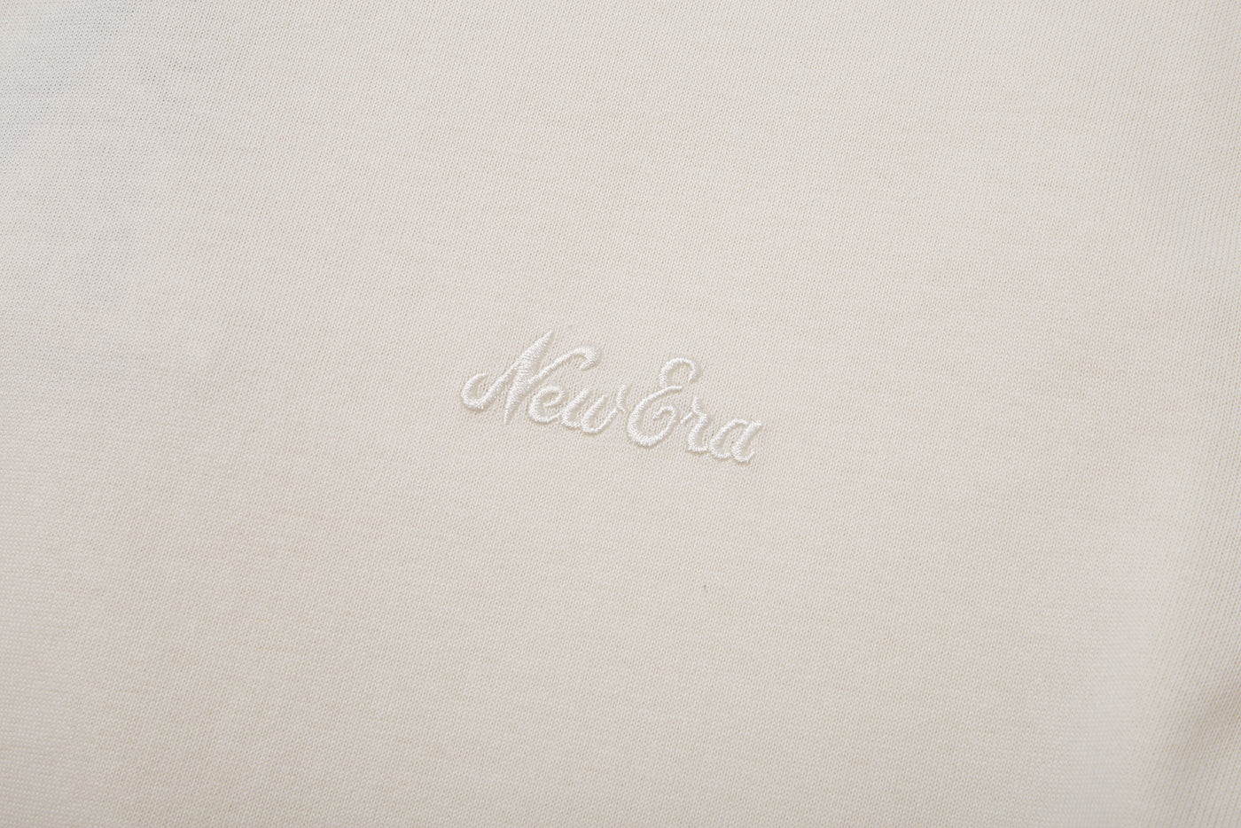 NEW ERA BASIC ESSENTIAL WHITE OVERSIZED SHORT SLEEVE T-SHIRT