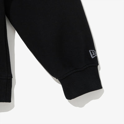 NEW ERA ESSENTIAL BLACK SWEATSHIRT