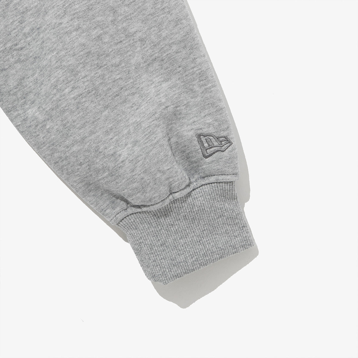 NEW ERA ESSENTIAL GRAY ZIP-UP HOODIE