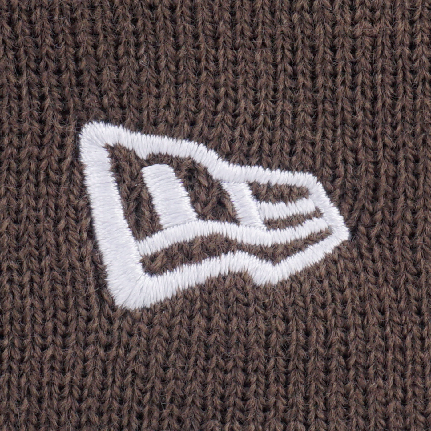 NEW ERA BASIC DARK COFFEE 6 DART CUFF BEANIE