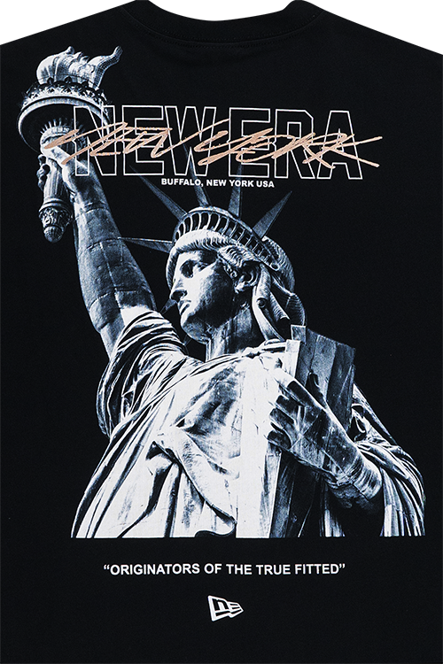 NEW ERA ODE TO NY STATUE OF LIBERTY BLACK OVERSIZED SHORT