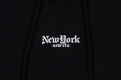 NEW ERA ODE TO NY BLACK LOOSE FIT HOODIE