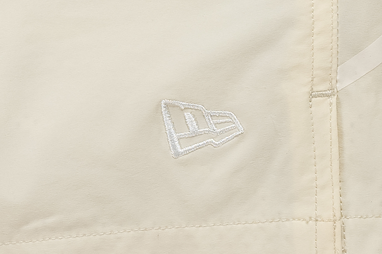 NEW ERA BASIC CHROME WHITE WOVEN SHORTS