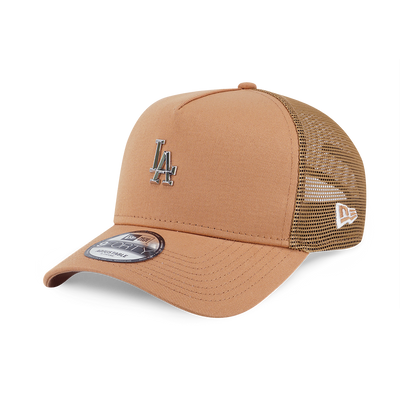 LOS ANGELES DODGERS MLB METAL BADGE DEEP SAND BROWN 9FORTY AF TRUCKER CAP