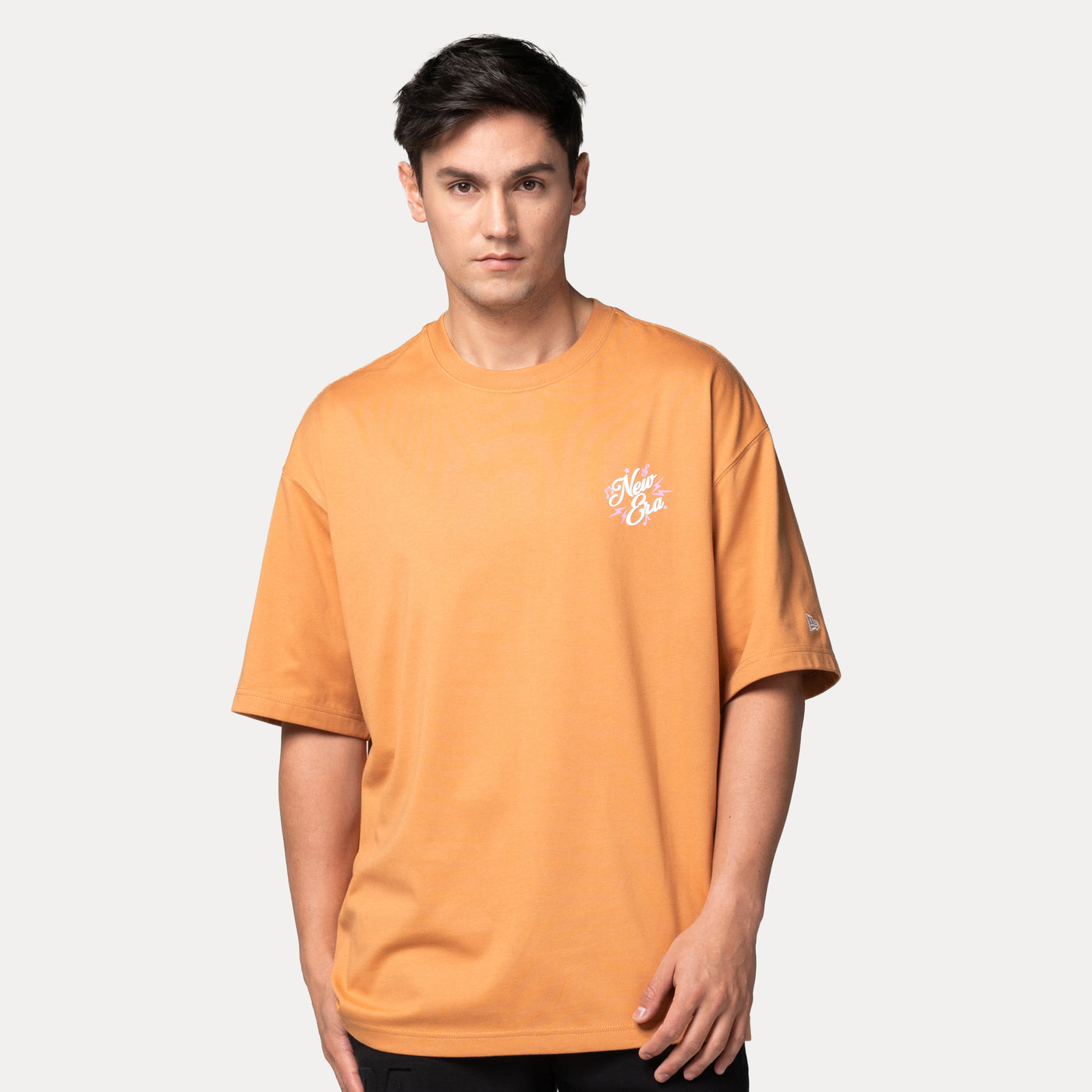 NEW ERA SPRINGTIME RHYTHM DEEP SAND BROWN OVERSIZED SHORT SLEEVE T-SHIRT