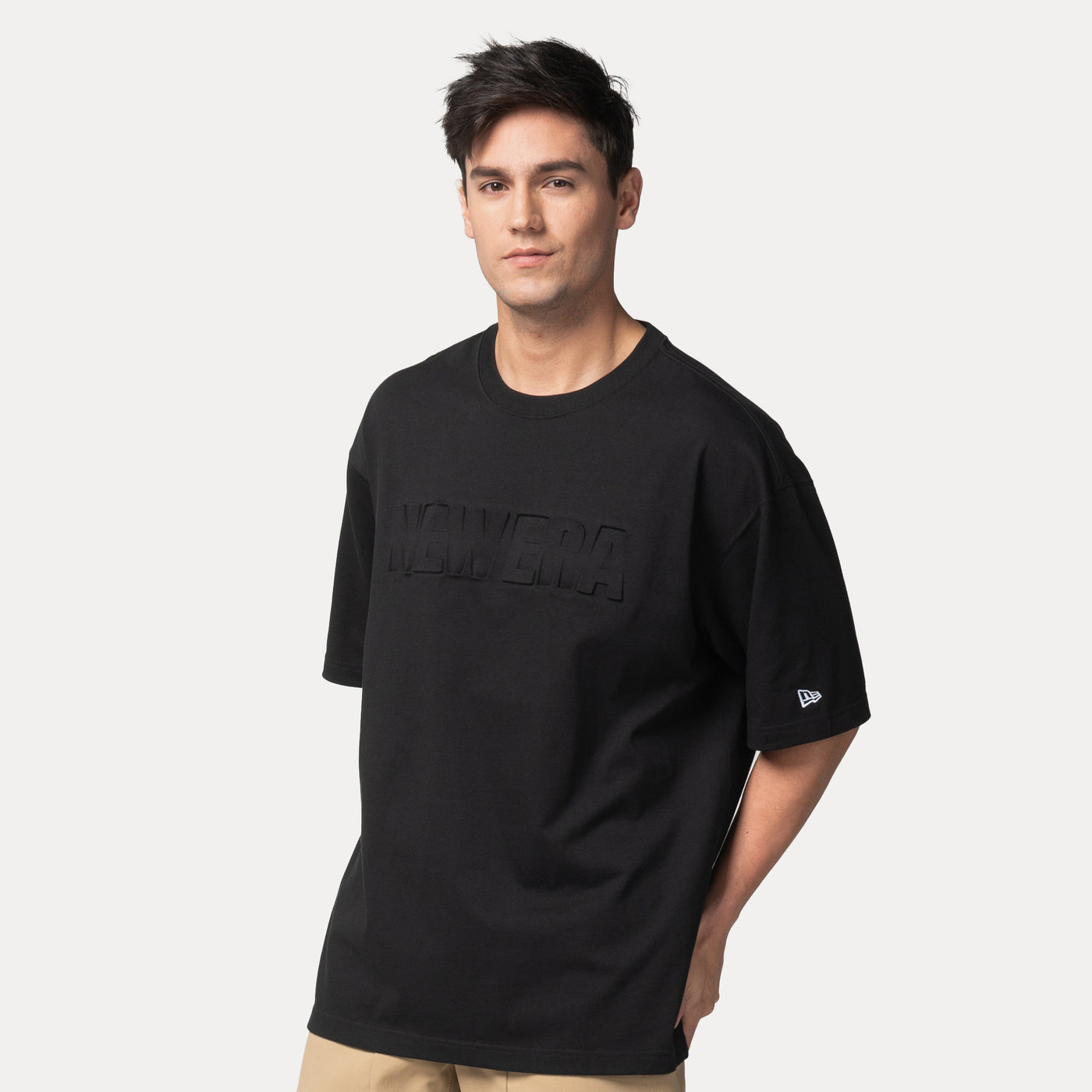 NEW ERA BASKETBALL TONAL PACK BLACK OVERSIZED SHORT SLEEVE T-SHIRT
