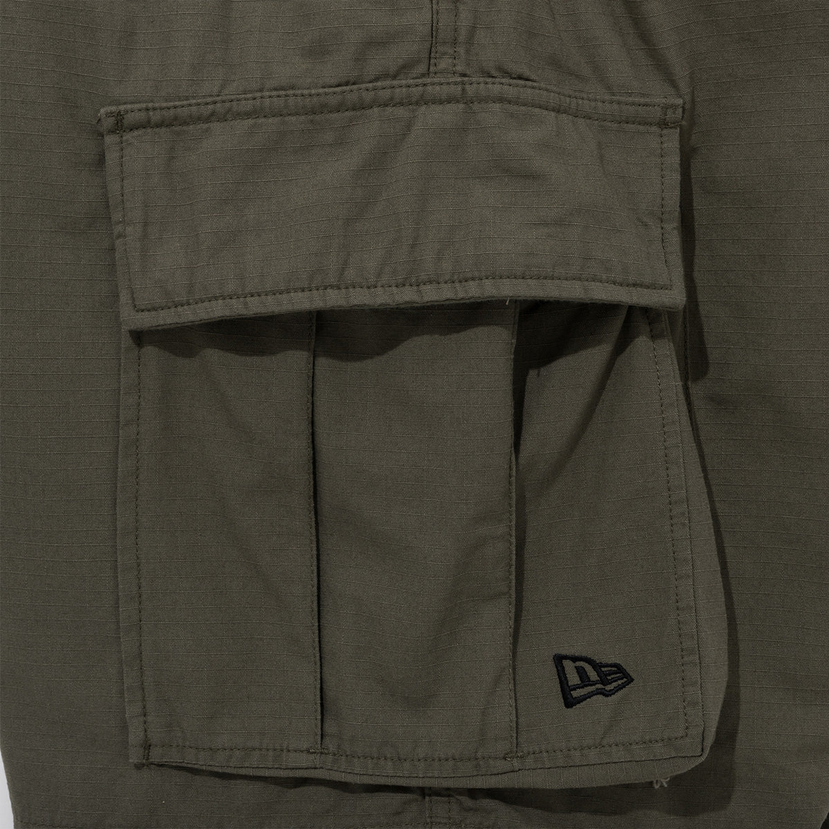 NEW ERA ORIGINATORS DARK GREEN CARGO POCKET SHORTS