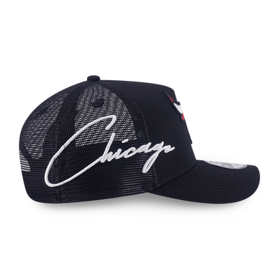 CHICAGO BULLS MIX LEAGUE SCRIPT BLACK 9FORTY AF TRUCKER CAP