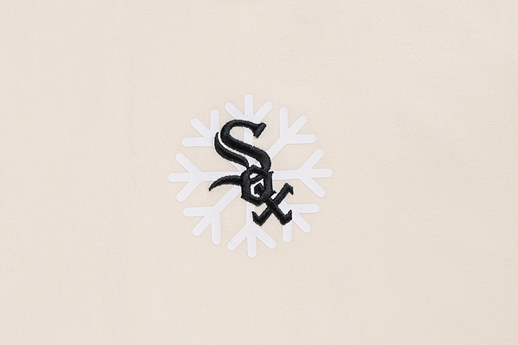 CHICAGO WHITE SOX CHRISTMAS PACK CHROME WHITE SHORT SLEEVE T-SHIRT