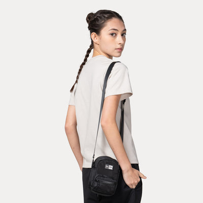 NEW ERA STREET CLASS BLACK SMALL POUCH