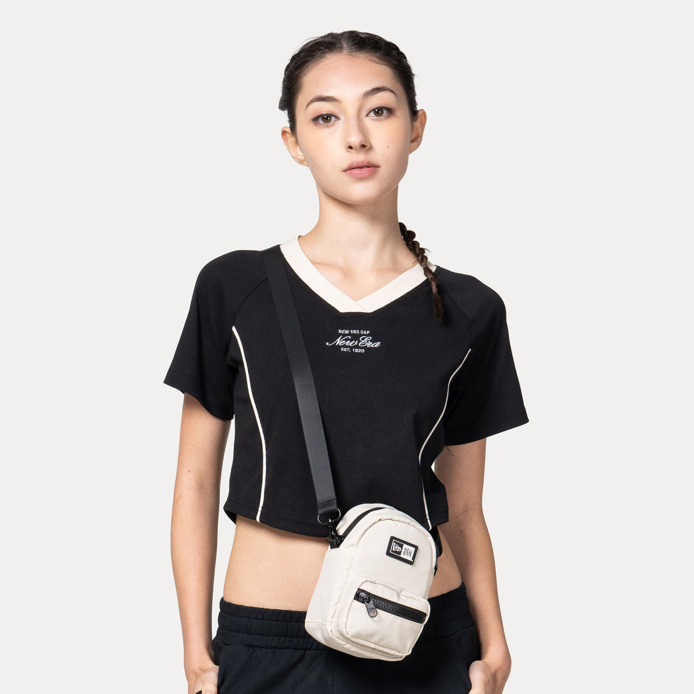NEW ERA STREET CLASS BEIGE SMALL POUCH