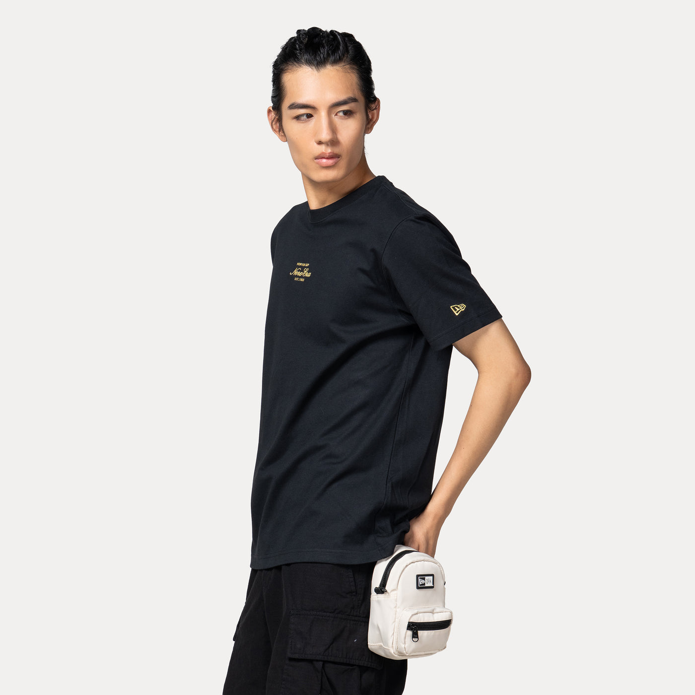 NEW ERA STREET CLASS BEIGE SMALL POUCH