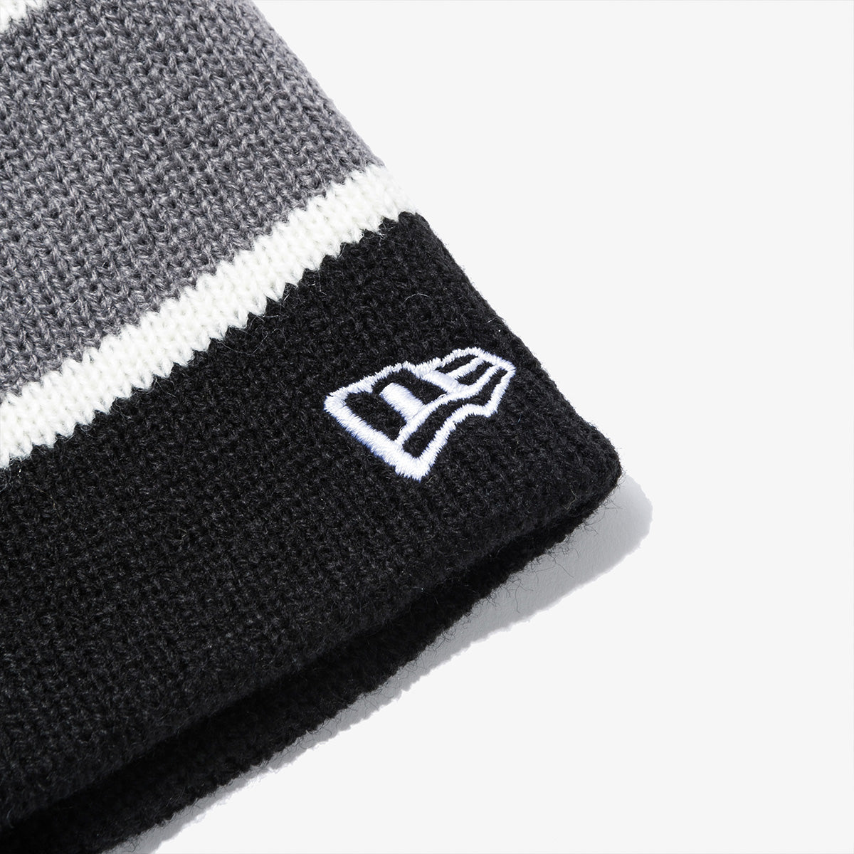 NEW ERA X THISISNEVERTHAT NEW YORK YANKEES STRIPE BLACK BEANIE