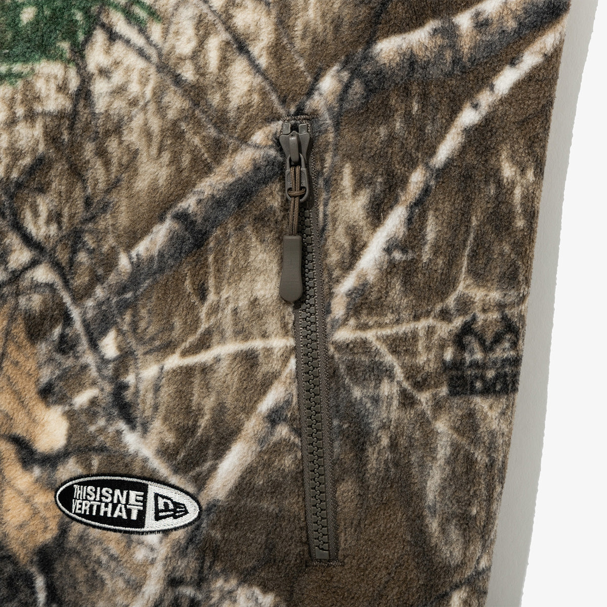 NEW ERA X THISISNEVERTHAT REAL TREE KHAKI BROWN REVERSIBLE FLEECE VEST