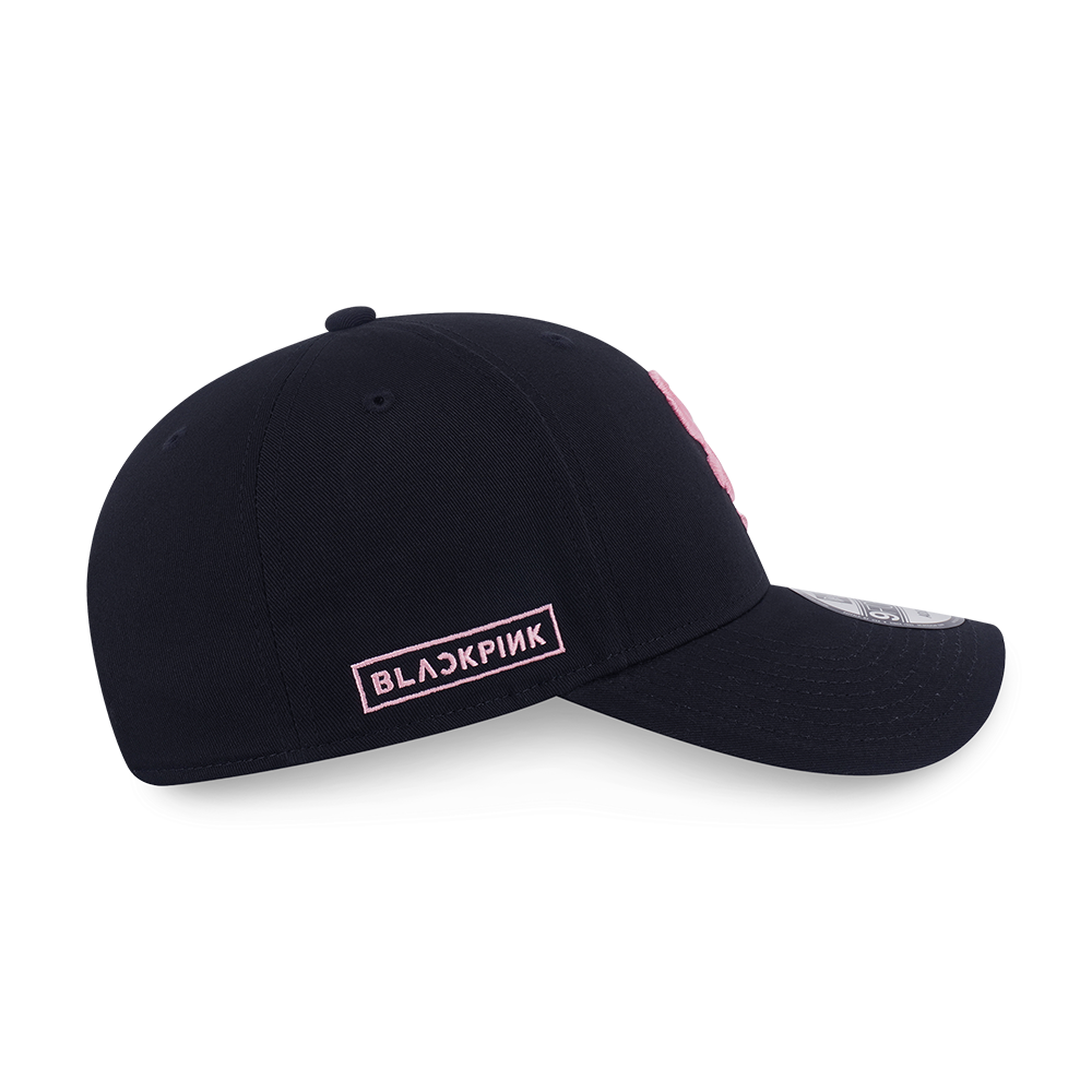NEW ERA X MLB X BLACKPINK 2025 CHICAGO WHITE SOX BLACK 9FORTY CAP