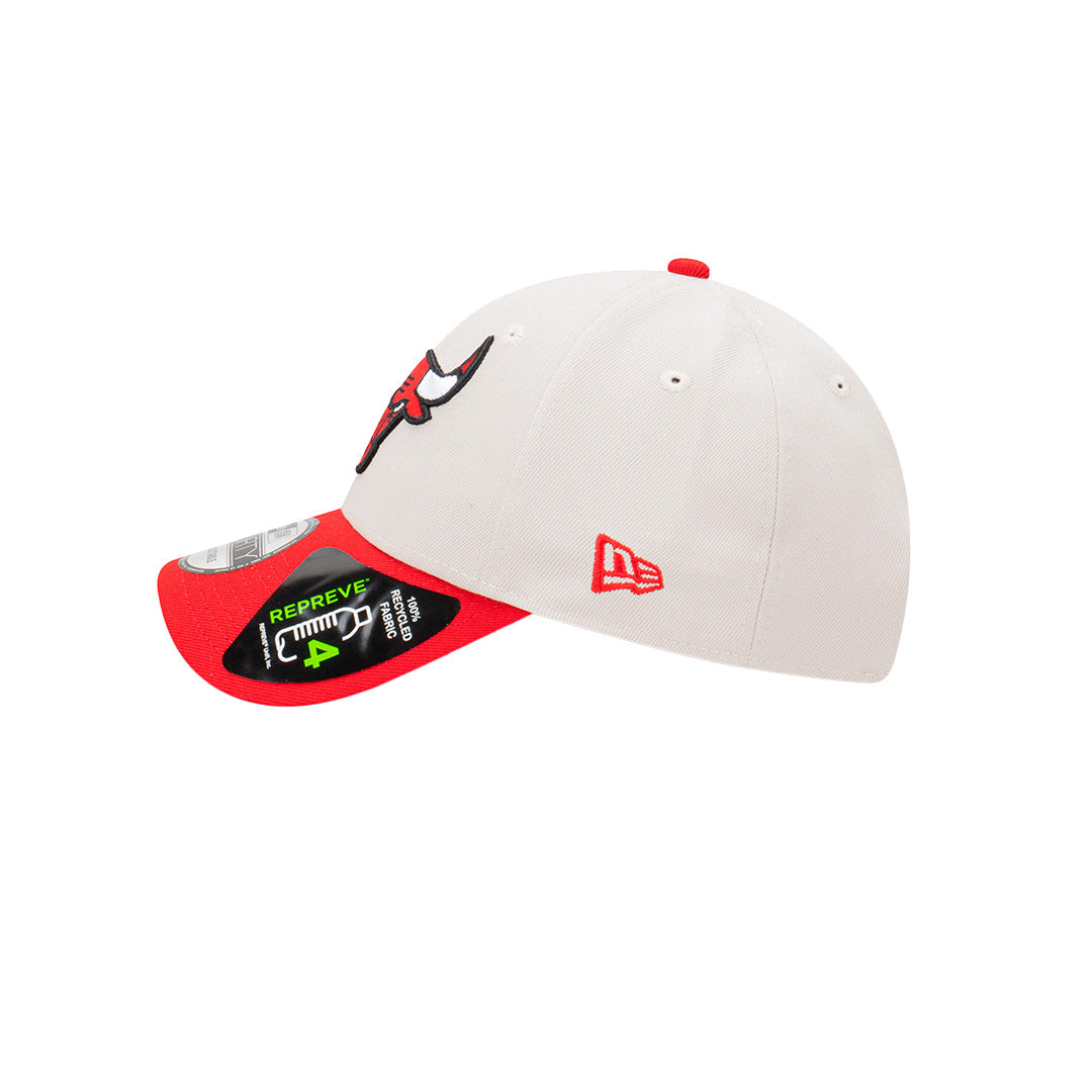 CHICAGO BULLS 2-TONE STONE REPREVE SCARLET VISOR STONE 9FORTY CAP