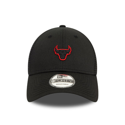 CHICAGO BULLS BLACK 9FORTY TRUCKER CAP