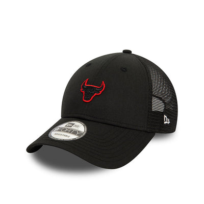CHICAGO BULLS BLACK 9FORTY TRUCKER CAP
