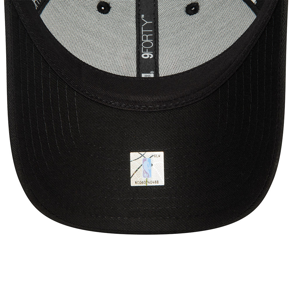 CHICAGO BULLS BLACK 9FORTY TRUCKER CAP
