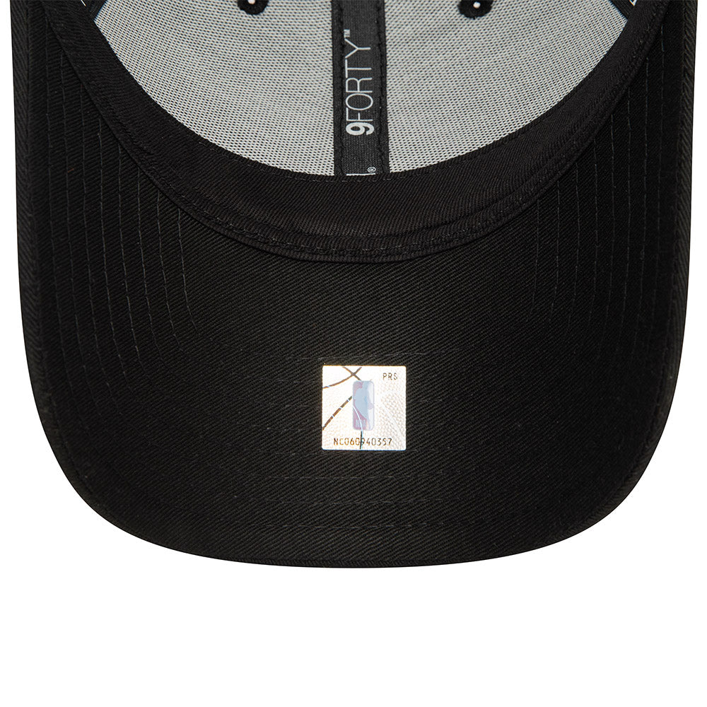 LOS ANGELES LAKERS BLACK 9FORTY TRUCKER CAP