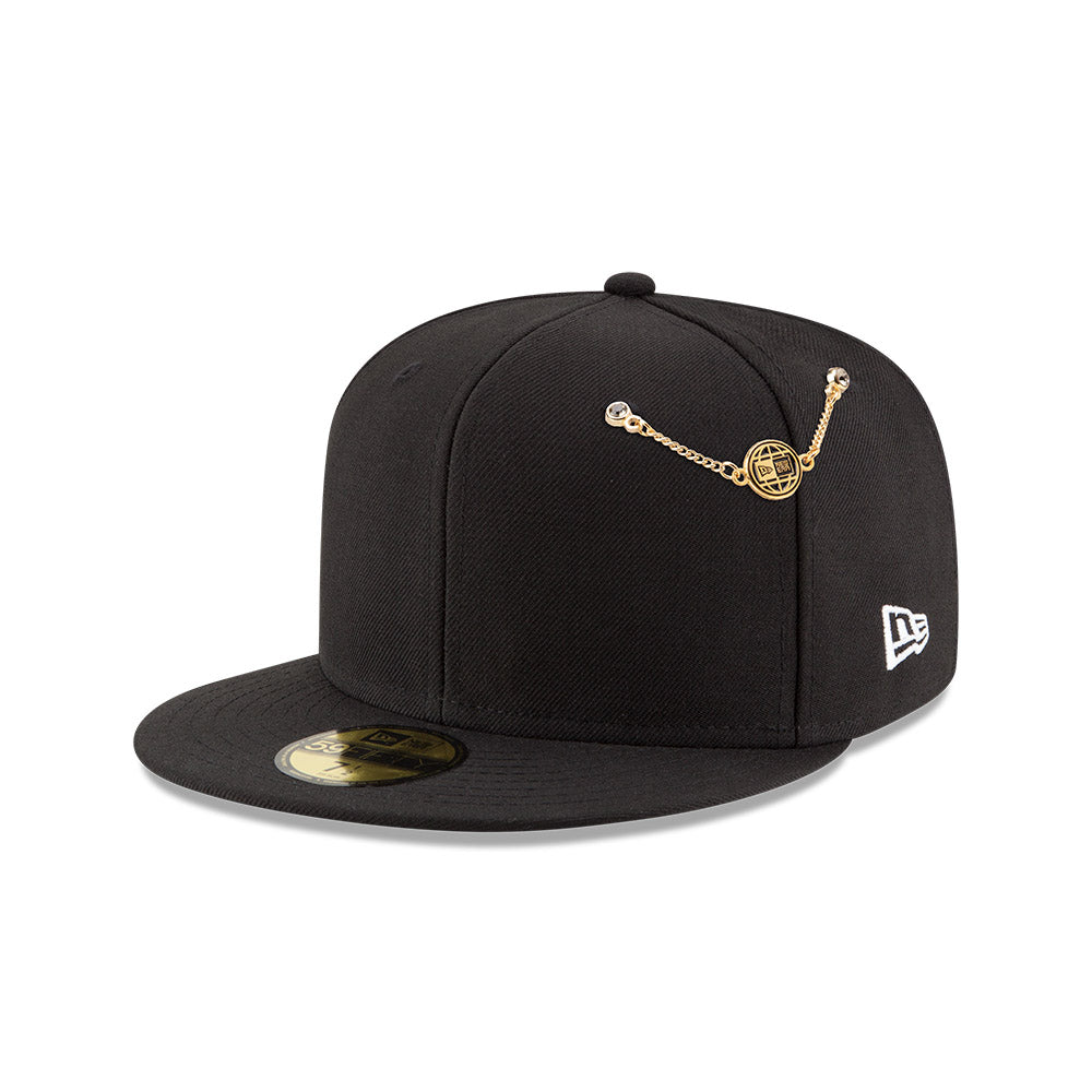 NEW ERA 59FIFTY® DAY 2024 BLACK & GOLD GLOBE WITH CHAIN PIN