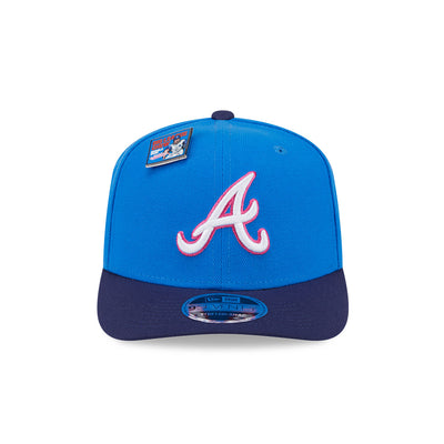 NEW ERA X BIG LEAGUE CHEW ATLANTA BRAVES NAVY VISOR MED BLUE 9SEVENTY STRETCH SNAP CAP