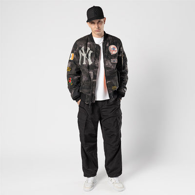 NEW ERA X ALPHA INDUSTRIES NEW YORK YANKEES BLACK REVERSIBLE BOMBER JACKET