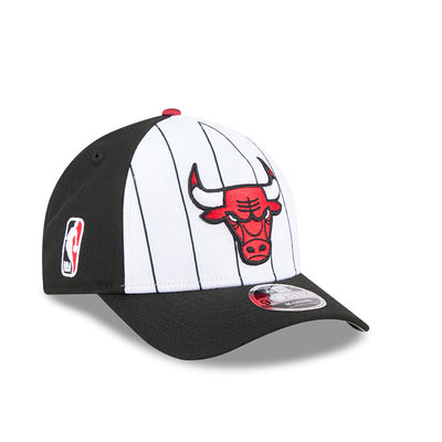 NBA TIP OFF 2025 CHICAGO BULLS 9FORTY BLACK M-CROWN AF CAP